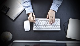 寄衣服回家哪个物流便宜 寄衣服回家哪个物流便宜